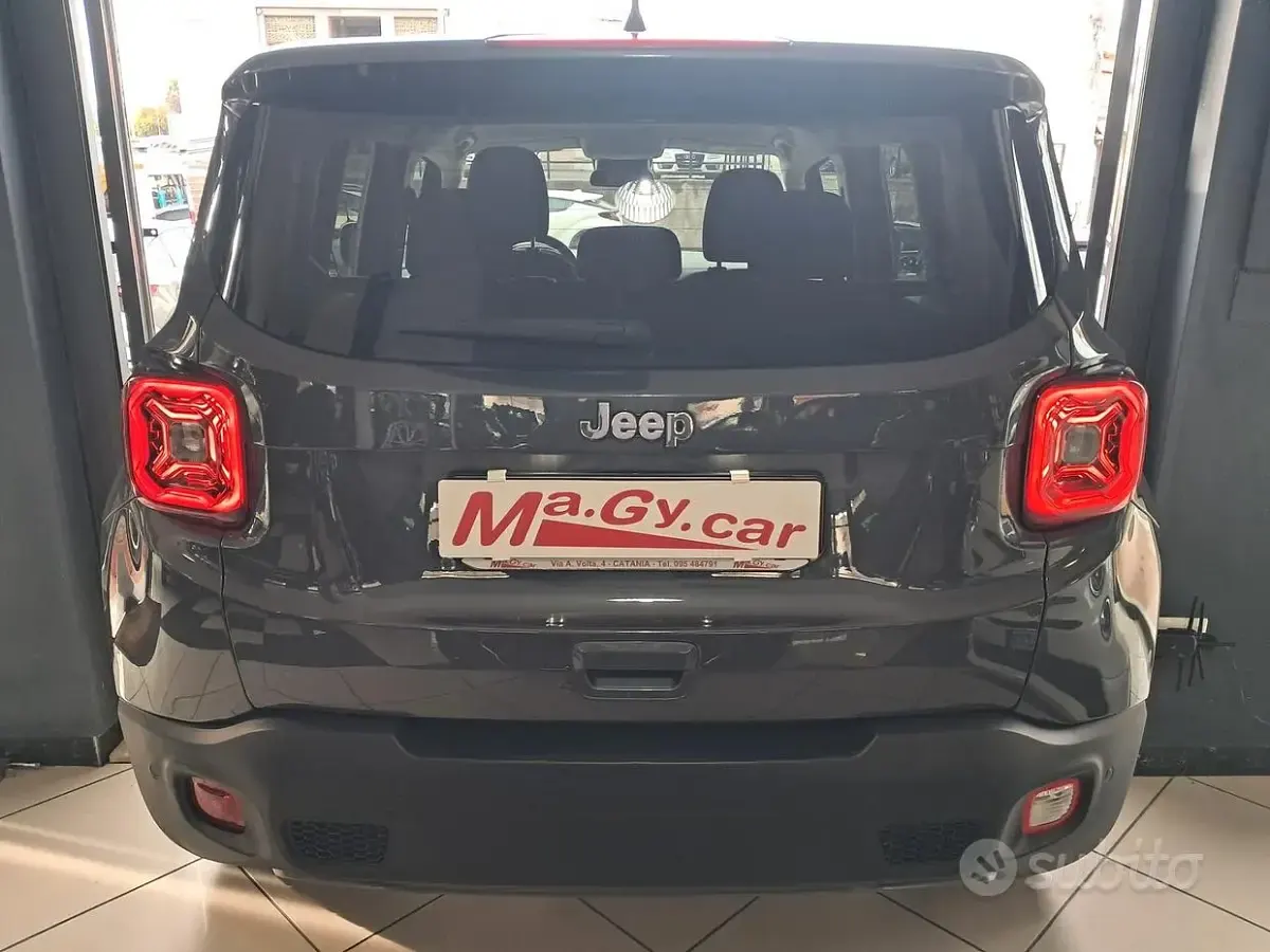 Używany Jeep Renegade Limited 131 KM (96 kW) 2023 Szary SUV