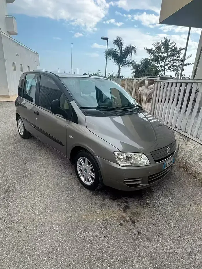 Usata Fiat Multipla 120 CV (88 kW) 2008 Grigio Monovolume