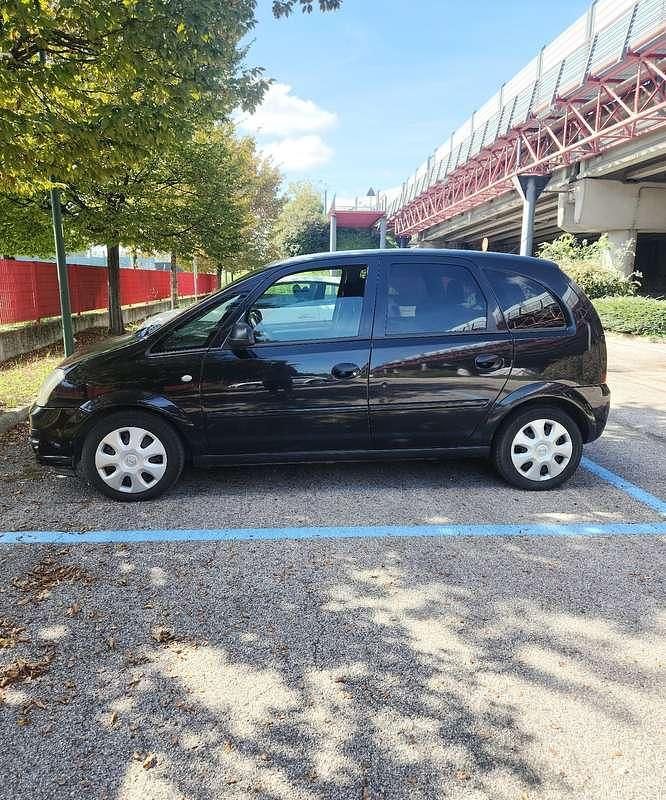 Usata 2008 Opel Meriva Monovolume | 1400 € - Immagine 1/4