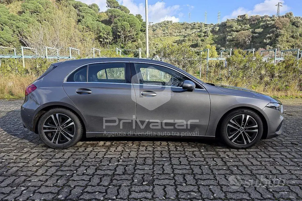 Begagnad Mercedes A180 Advanced 116 HK (85 kW) 2023 Grå Halvkombi