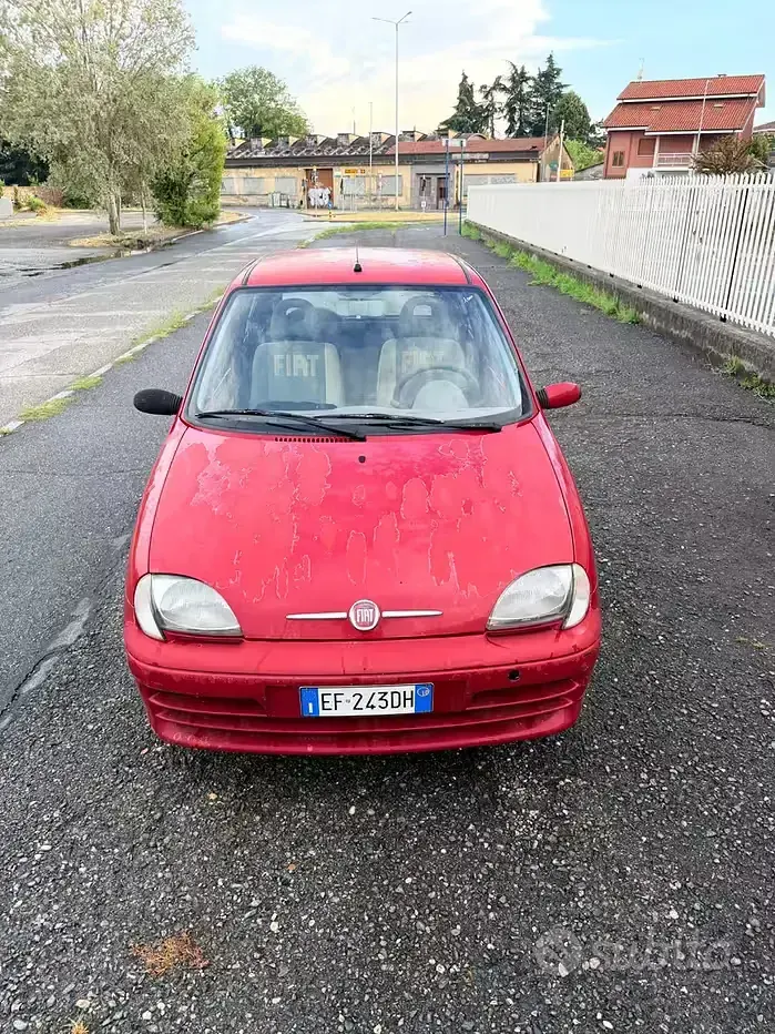 Usata Fiat 600 60 CV (44 kW) 2010 Rosso Utilitaria