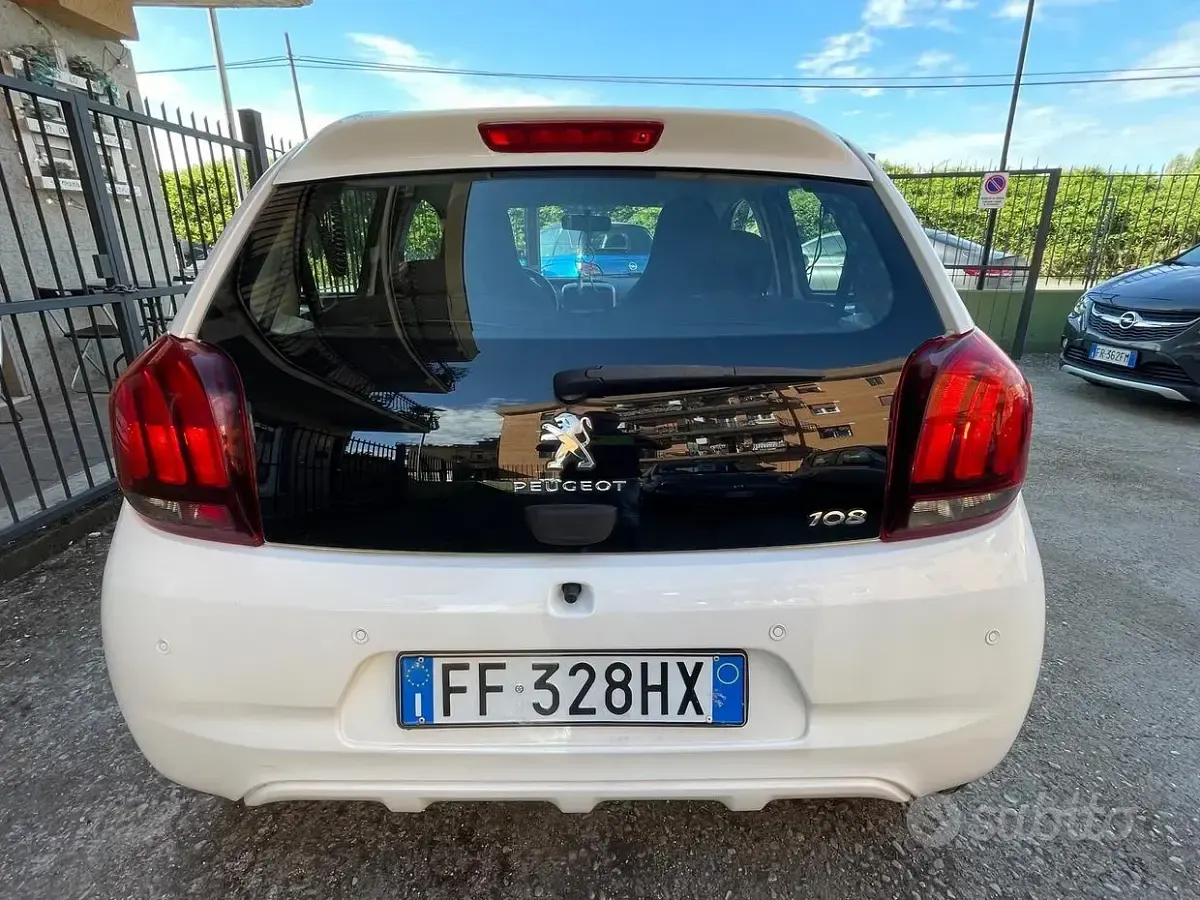 Usata Peugeot 108 Roland Garros 69 CV (50 kW) 2016 Bianco Berlina