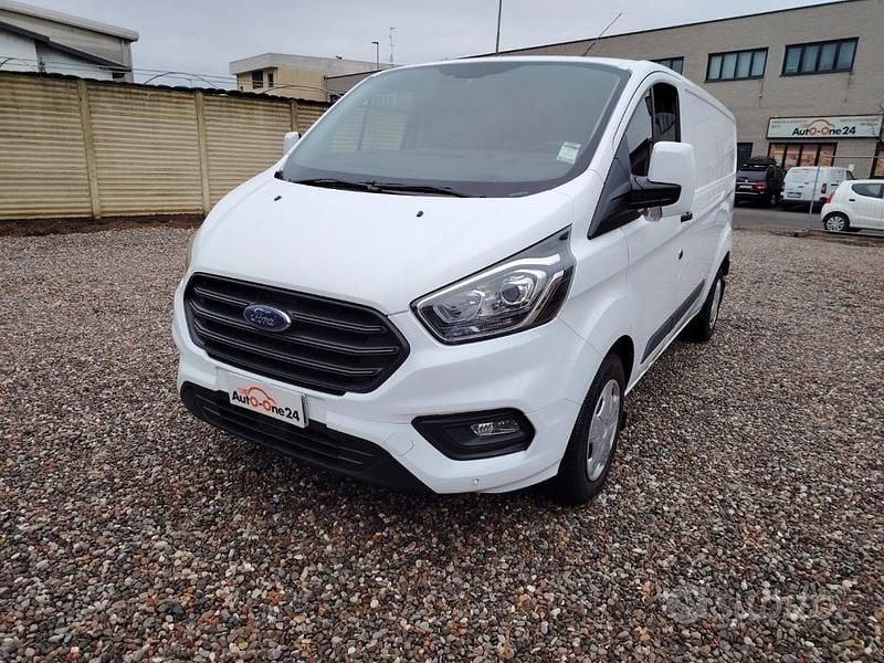 Usata Ford Transit Custom Trend 170 CV (125 kW) 2020 Bianco metallizzato Berlina