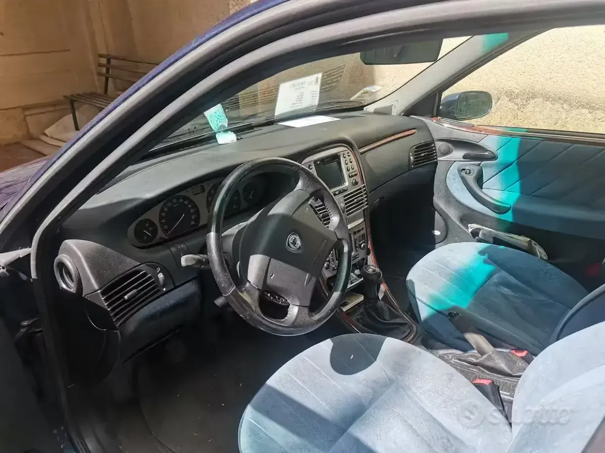Usata Lancia Lybra 131 CV (96 kW) 2002 Blu Berlina