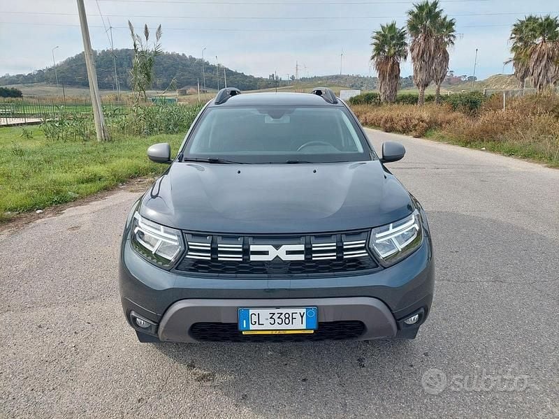 Begagnad Dacia Duster Journey 116 HK (85 kW) 2024 Grå SUV