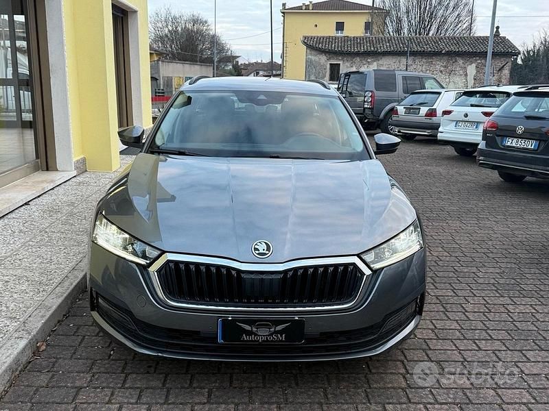 Usata Skoda Octavia 115 CV (84 kW) 2022 Grigio Station wagon