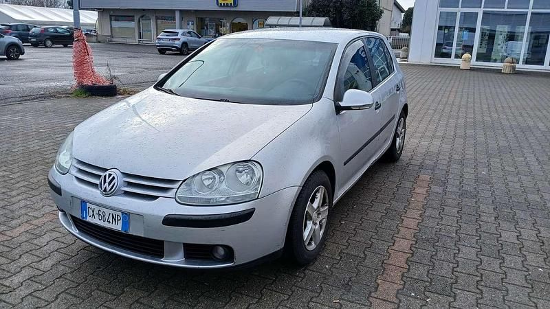 Usata VW Golf IV Comfortline 105 CV (77 kW) 2005 Berlina