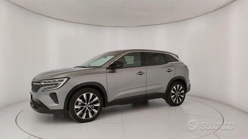 Usata Renault Austral Techno 200 CV (147 kW) 2024 Grigio SUV