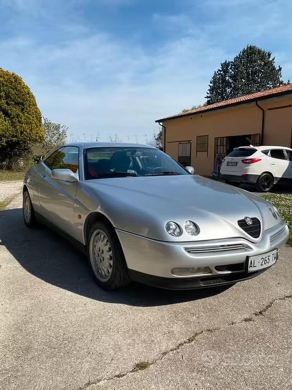 Usata Alfa Romeo GTV 150 CV (110 kW) 1996 Grigio Coupé