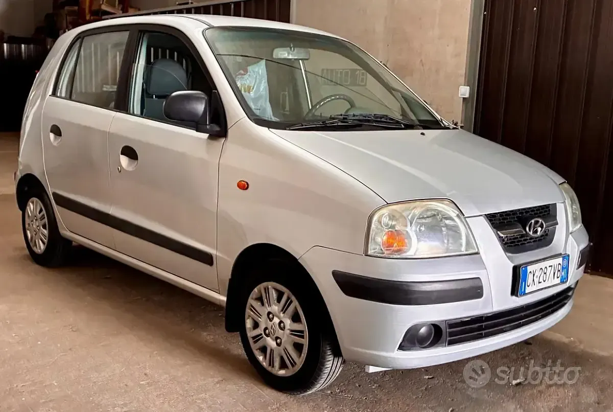 Usata Hyundai Atos 63 CV (46 kW) 2007 Grigio Utilitaria