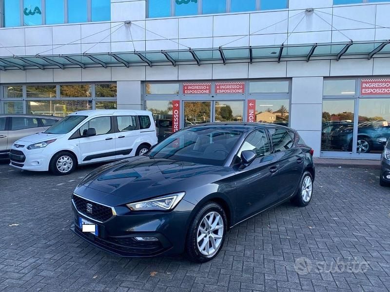 Magnetic tech matt grey Usata 2022 Seat Leon Style Tre volumi | 19.500 € (Buon prezzo) - Immagine 1/4