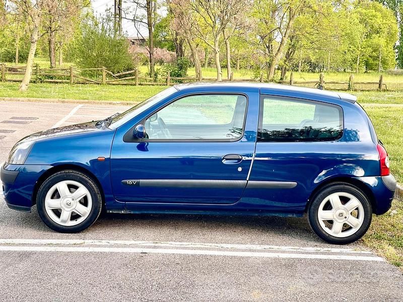 Usata Renault Clio II 2002 Utilitaria