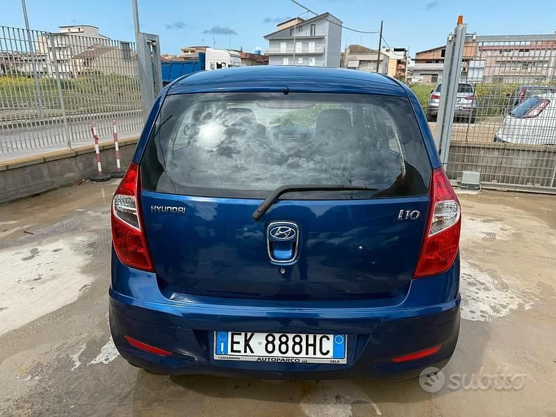 Usata Hyundai i10 69 CV (50 kW) 2012 Blu Utilitaria