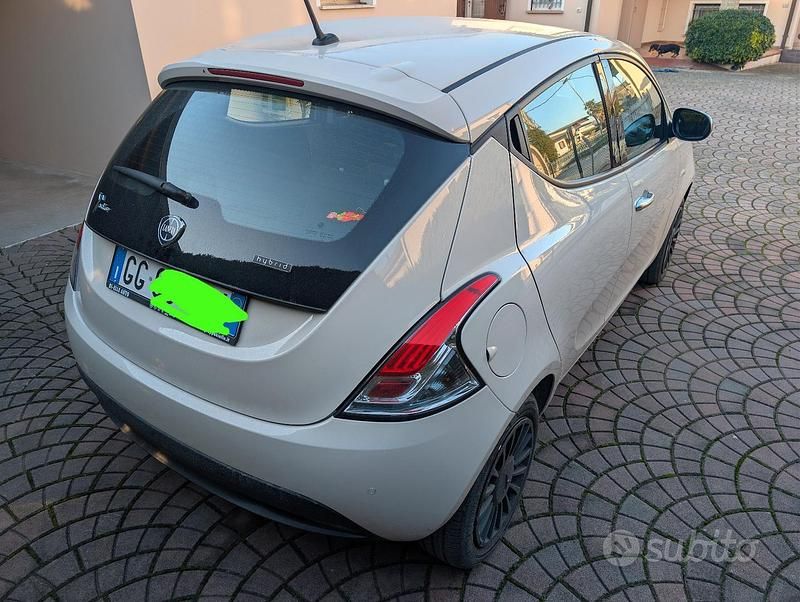Usata Lancia Ypsilon 69 CV (50 kW) 2021 Utilitaria