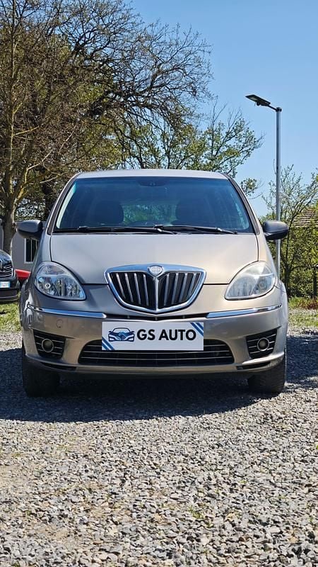 Usata Lancia Musa 77 CV (56 kW) 2010 Beige Monovolume