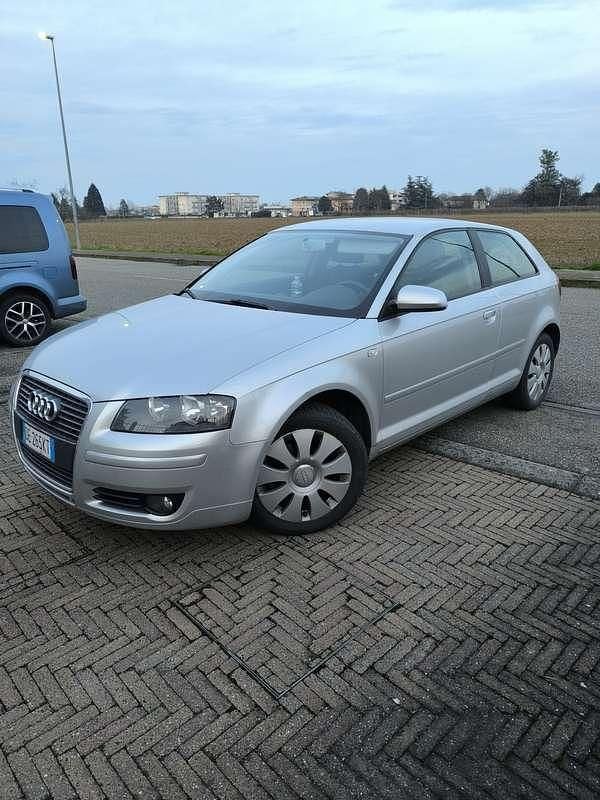 Usata Audi A3 Attraction 140 CV (102 kW) 2006 Argento Utilitaria