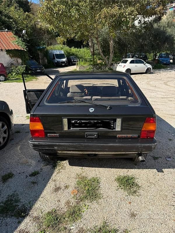 Usata Lancia Delta 130 CV (95 kW) 1990 Grigio Utilitaria
