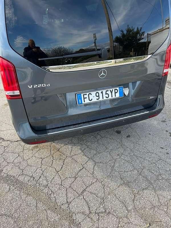 Usata Mercedes V220 Premium 163 CV (119 kW) 2016 Grigio Monovolume
