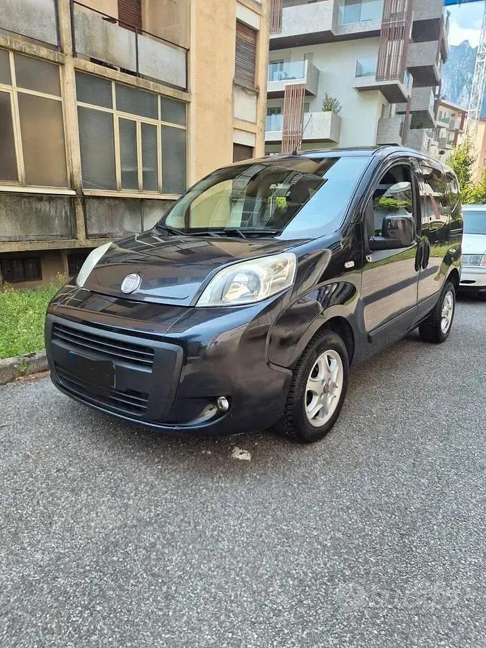 Usata Fiat Qubo Trekking 75 CV (55 kW) 2011 Nero Monovolume