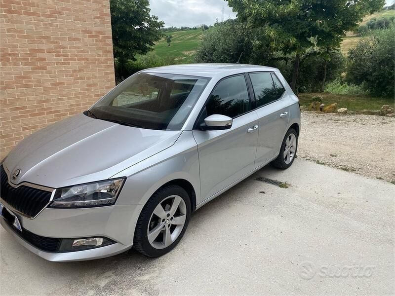 Usata Skoda Fabia 60 CV (44 kW) 2019 Grigio Utilitaria