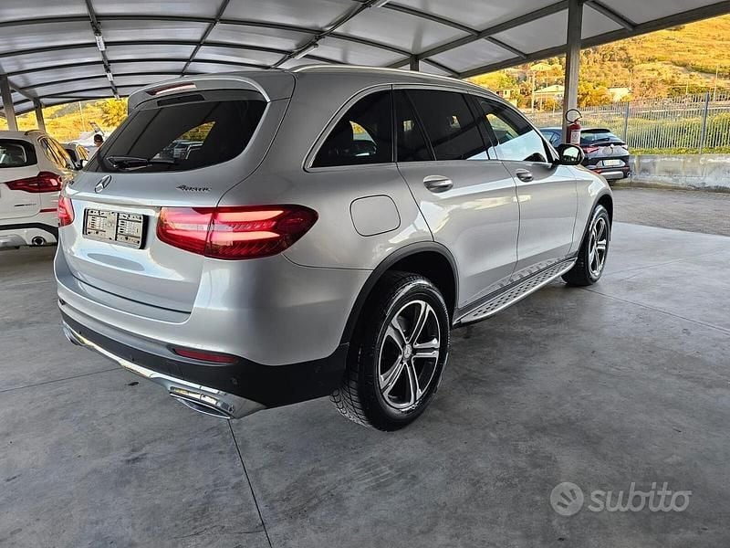 Usata Mercedes GLC250 203 CV (149 kW) 2016 Grigio SUV