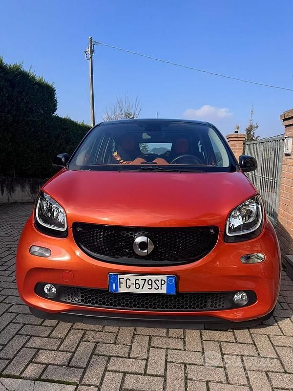 Usata Smart ForFour Passion 71 CV (52 kW) 2016 Rosso Utilitaria