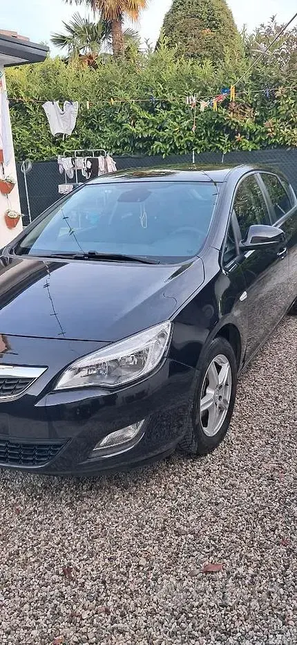 Usata Opel Astra 2010 Nero Utilitaria