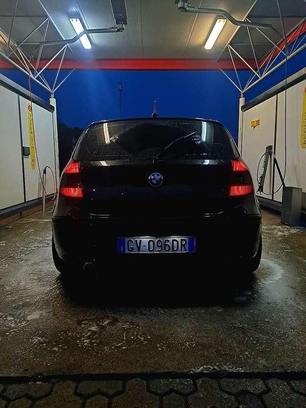 Usata BMW 120 205 CV (150 kW) 2006 Nero Utilitaria