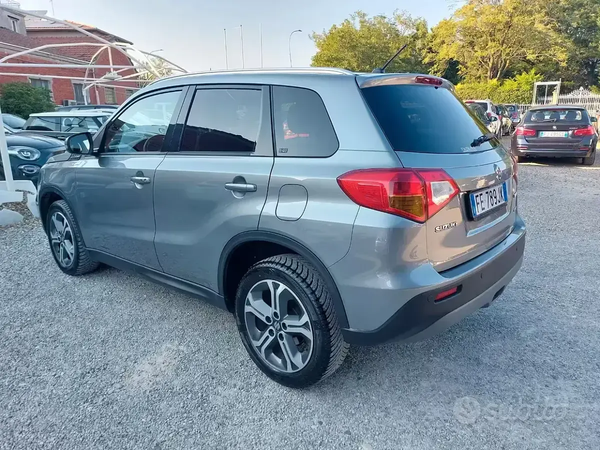 Usata Suzuki Vitara 120 CV (88 kW) 2016 Grigio SUV