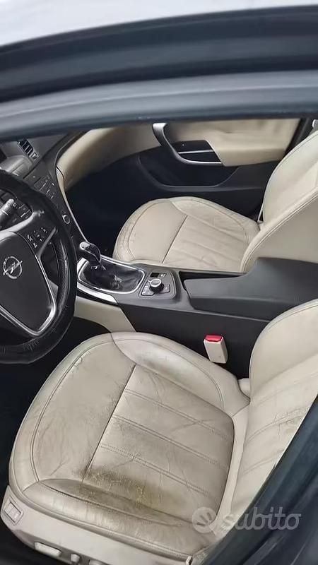 Usata Opel Insignia 160 CV (117 kW) 2010 Grigio Station wagon