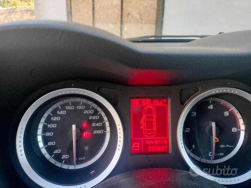 Second-hand Alfa Romeo 159 150 CP (110 kW) 2010 Negru Break