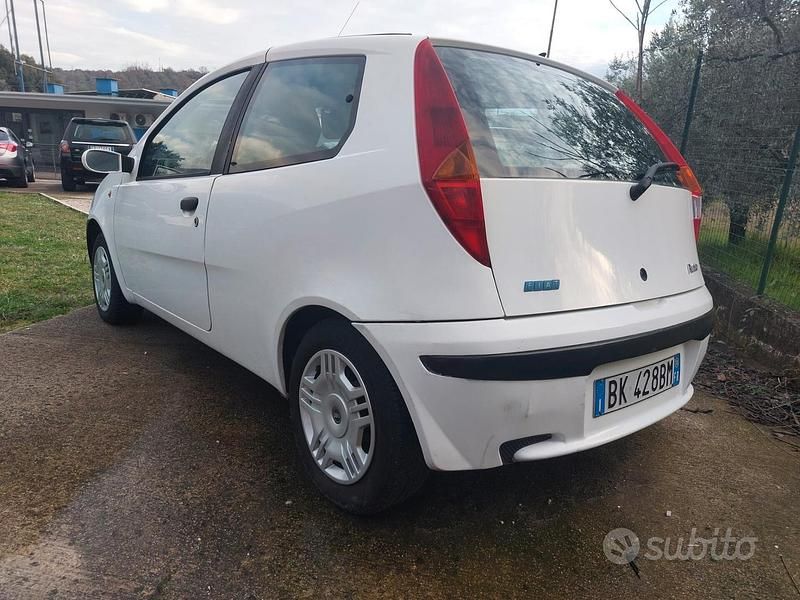 Usata Fiat Punto 59 CV (43 kW) 2000 Bianco Berlina