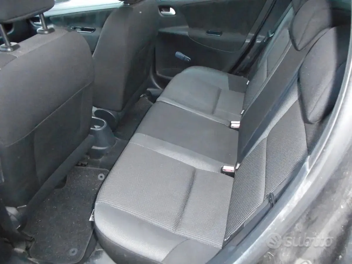 Usata Peugeot 207 73 CV (53 kW) 2009 Nero Berlina