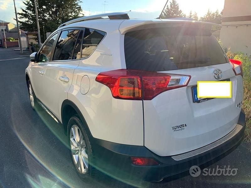 Second-hand Toyota RAV4 Edition 150 CP (110 kW) 2015 Alb SUV