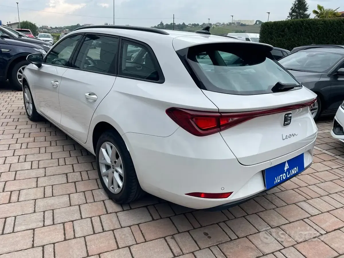 Usata Seat Leon Business 90 CV (66 kW) 2023 Bianco Station wagon