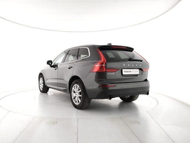 Usata Volvo XC60 Momentum 197 CV (144 kW) 2021 Grigio scuro SUV
