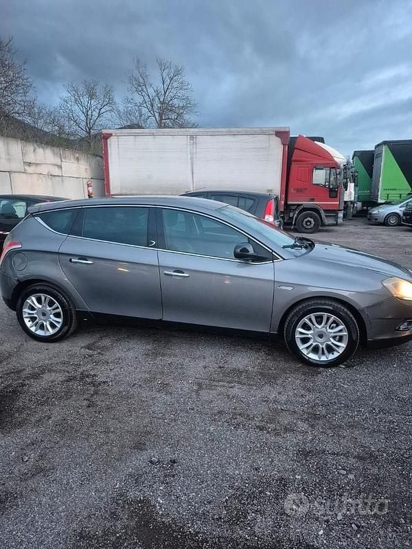 Gebraucht Lancia Delta 120 PS (88 kW) 2012 Blau Kleinwagen