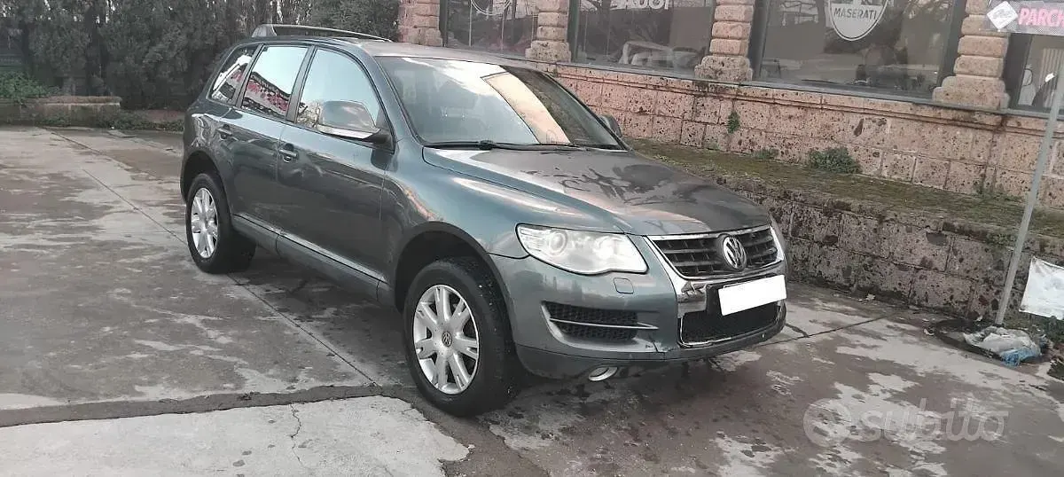 Usata VW Touareg Style 166 CV (122 kW) 2007 Grigio SUV