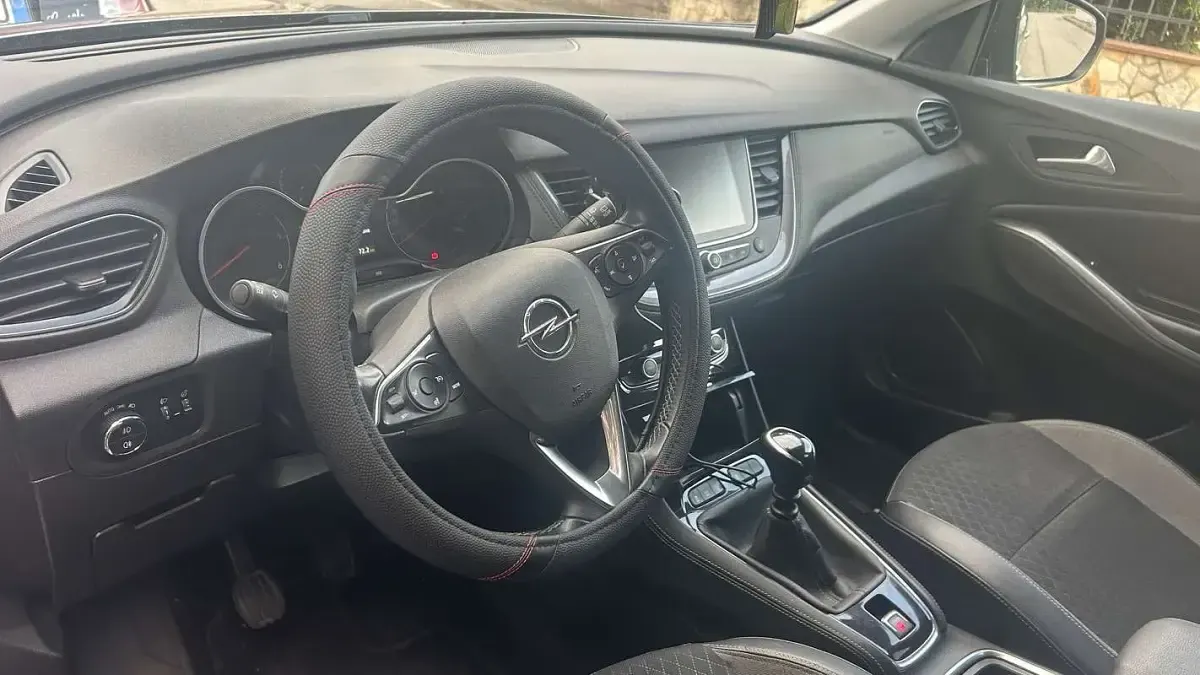 Usata Opel Grandland X Innovation 120 CV (88 kW) 2018 Grigio SUV