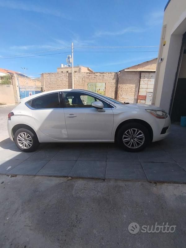 Usata Citroën DS4 110 CV (80 kW) 2014 Bianco Utilitaria