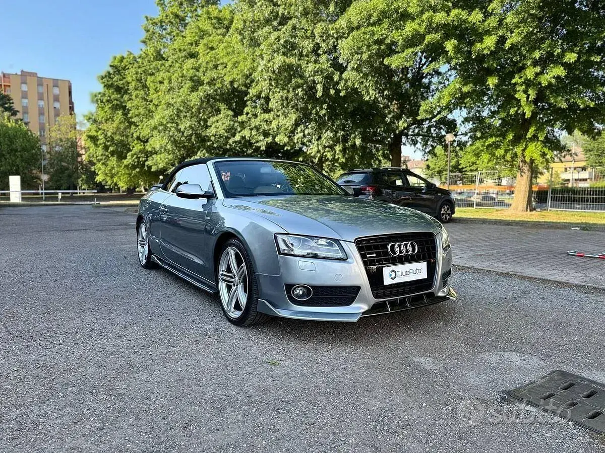 Usata Audi A5 Cabriolet Ambiente 240 CV (176 kW) 2011 Grigio Cabrio