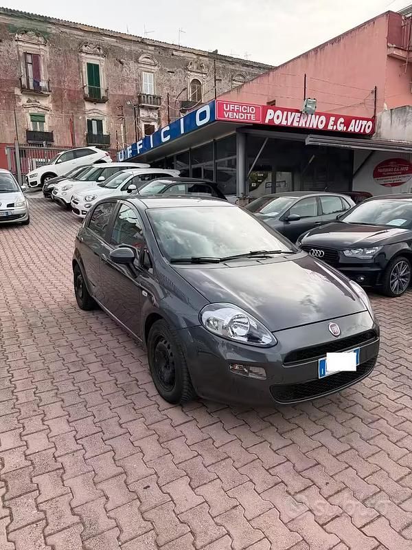 Usata Fiat Punto Lounge 77 CV (56 kW) 2013 Grigio Utilitaria