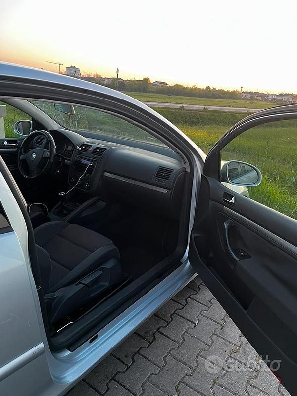 Usata VW Golf IV 2003 Grigio Berlina