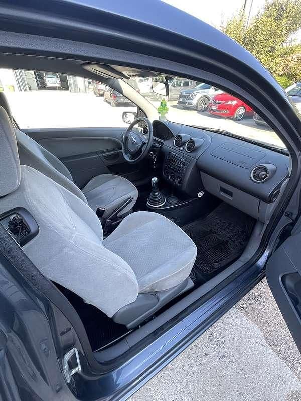Usata Ford Fiesta Zetec 68 CV (50 kW) 2003 Utilitaria