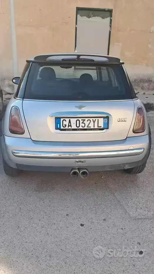 Usata Mini ONE 90 CV (66 kW) 2003 Grigio Utilitaria