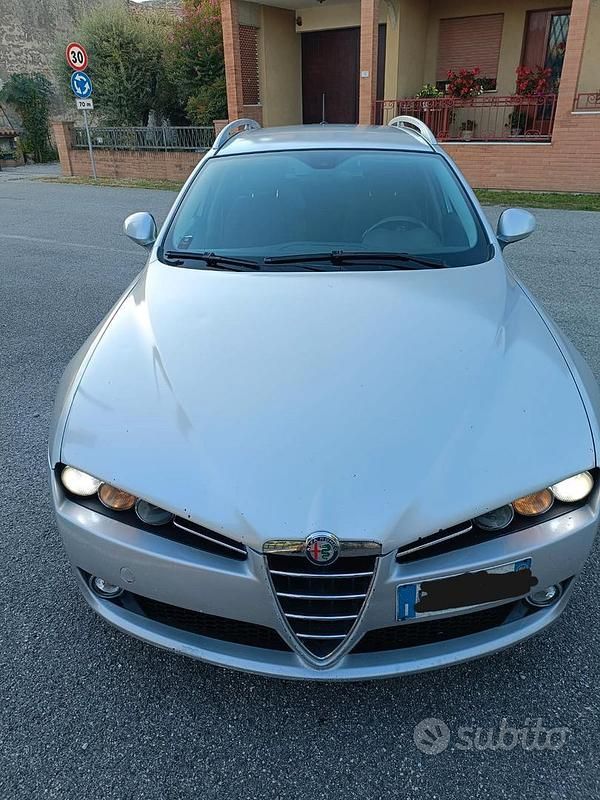 Usata 2006 Alfa Romeo 159 Progression Station wagon | 1800 € (Buon prezzo) - Immagine 1/4