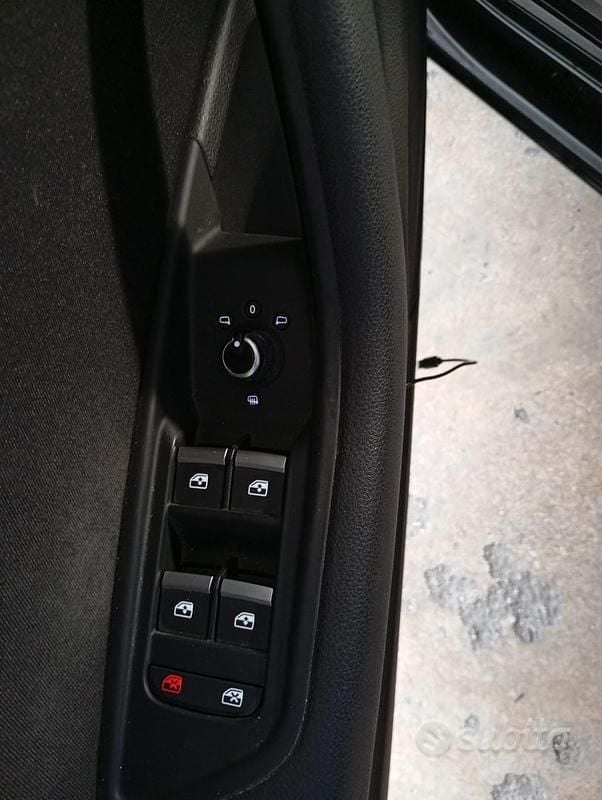 Usata Audi A4 150 CV (110 kW) 2018 Nero Station wagon