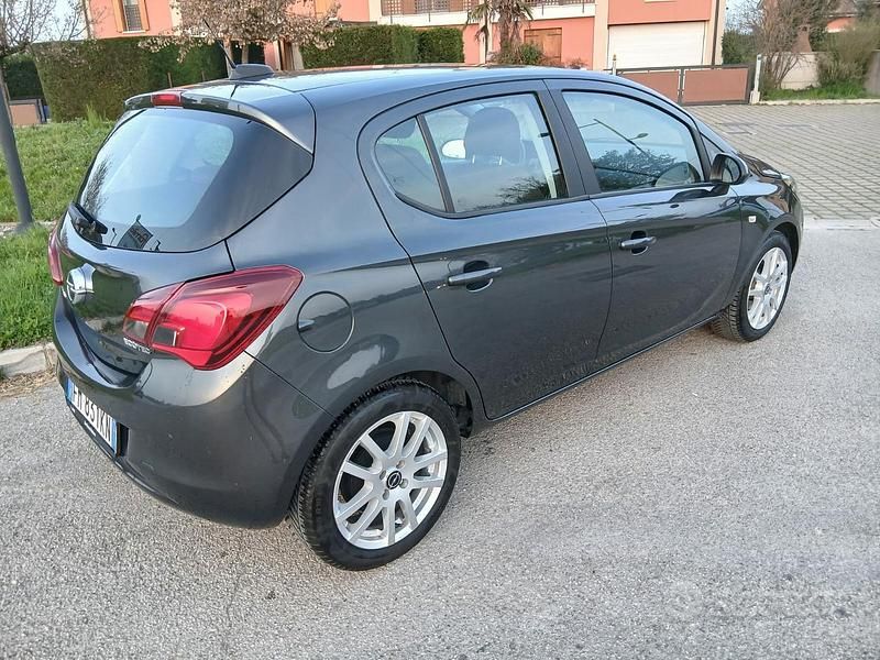 Usata Opel Corsa 90 CV (66 kW) 2017 Grigio Utilitaria