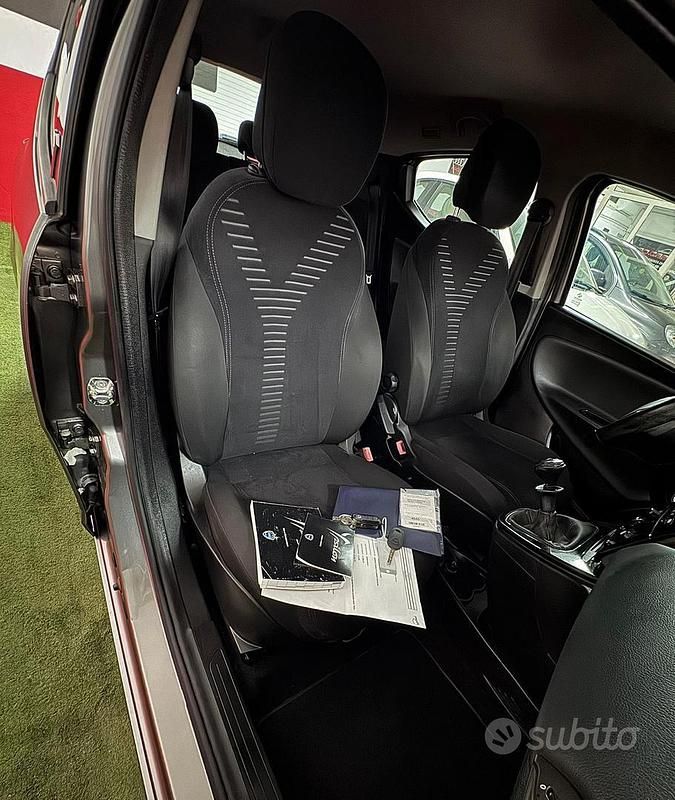 Usata Lancia Ypsilon S 80 CV (58 kW) 2012 Grigio Utilitaria