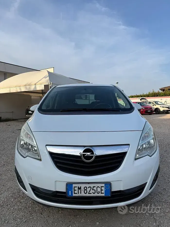 Usata Opel Meriva Cosmo 110 CV (80 kW) 2012 Bianco Monovolume